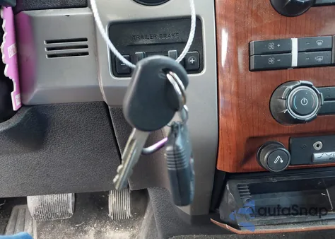 2010 Ford F-150 Fx2 Sport/Lariat/Xl/Xlt z USA, uszkodzony, nr VIN 1FTFX1CV6AFB73717